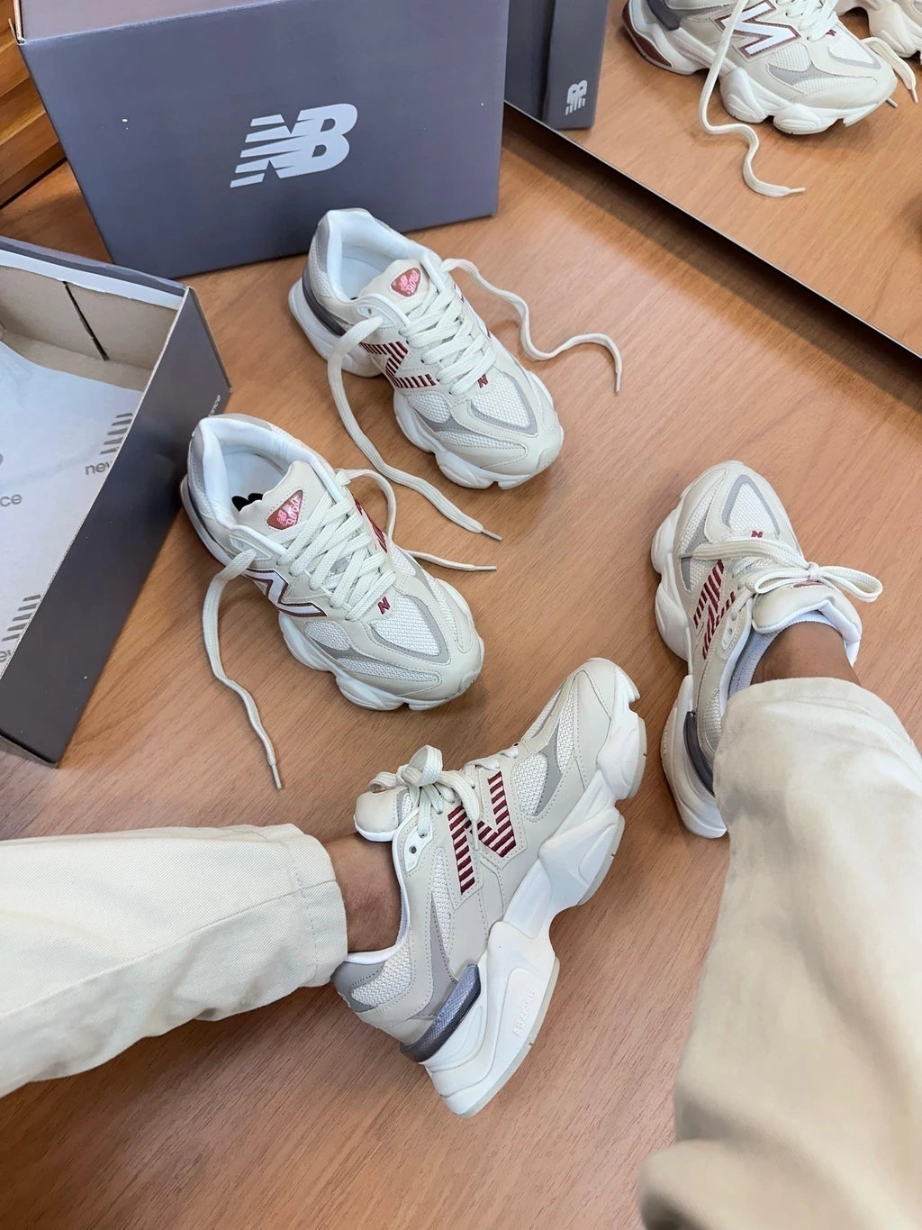 NEW BALANCE 9060- OFF/BORGONHA foto 5
