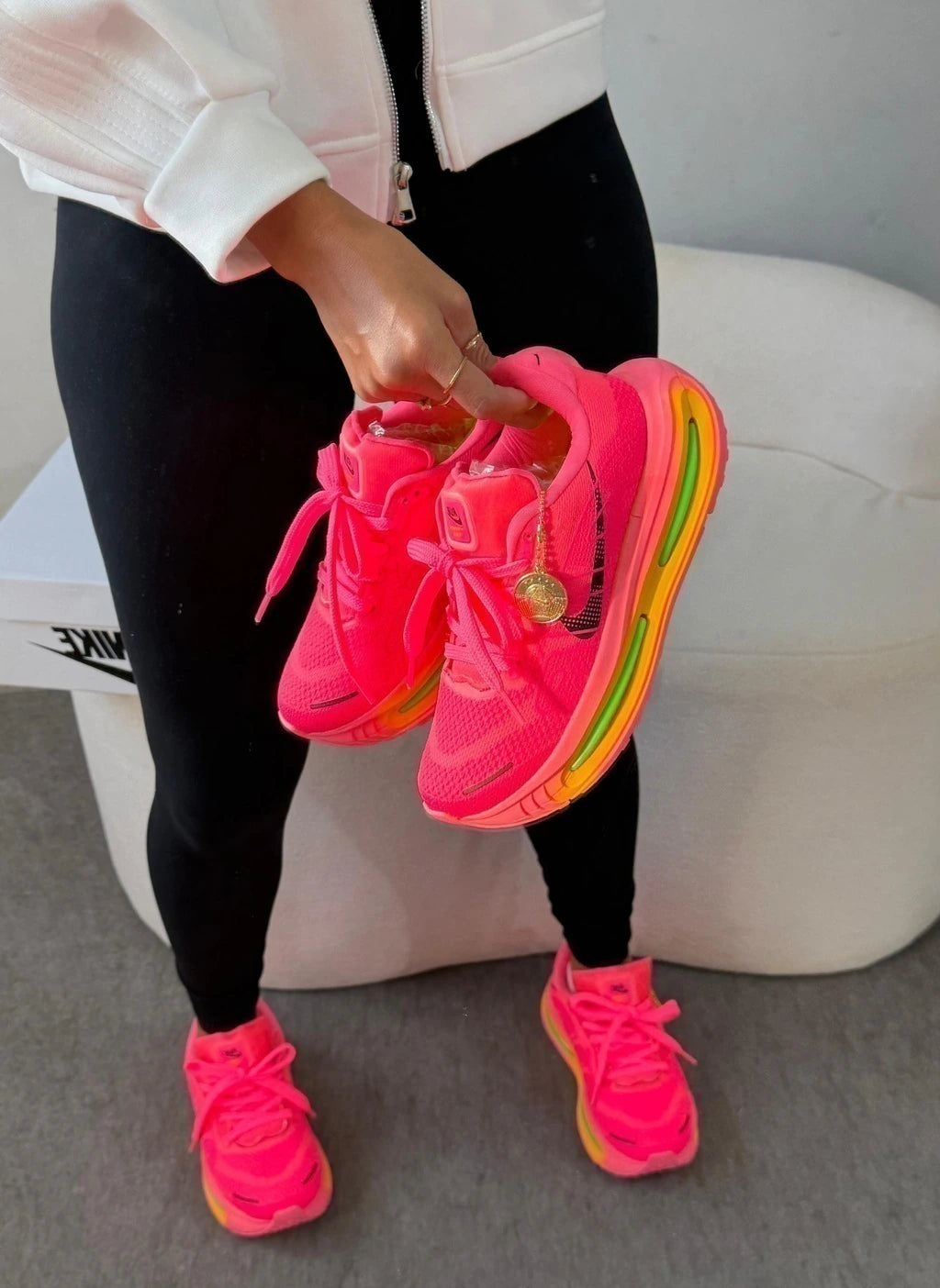 NIKE RUN VOMERO - PINK