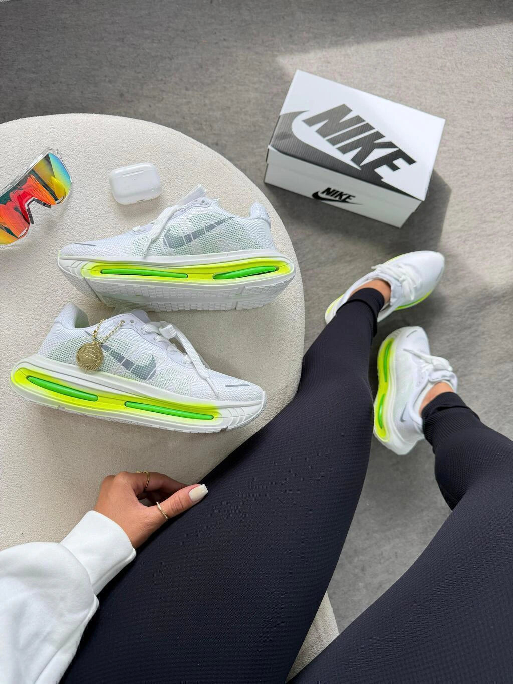 NIKE RUN VOMERO - BRANCO/VERDE foto 5