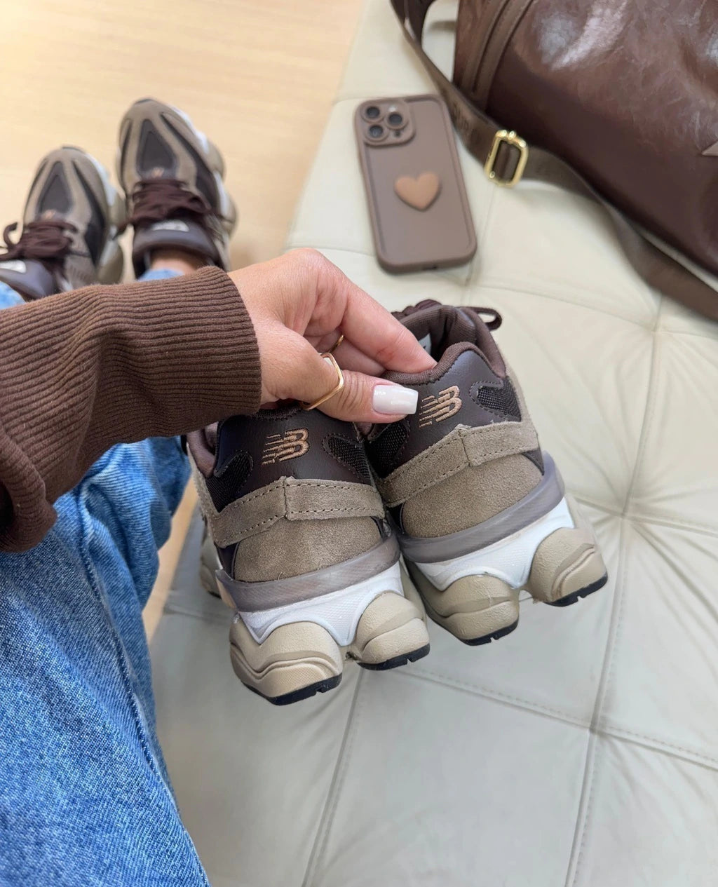 NEW BALANCE 9060 - CASTOR/CAFÉ foto 3