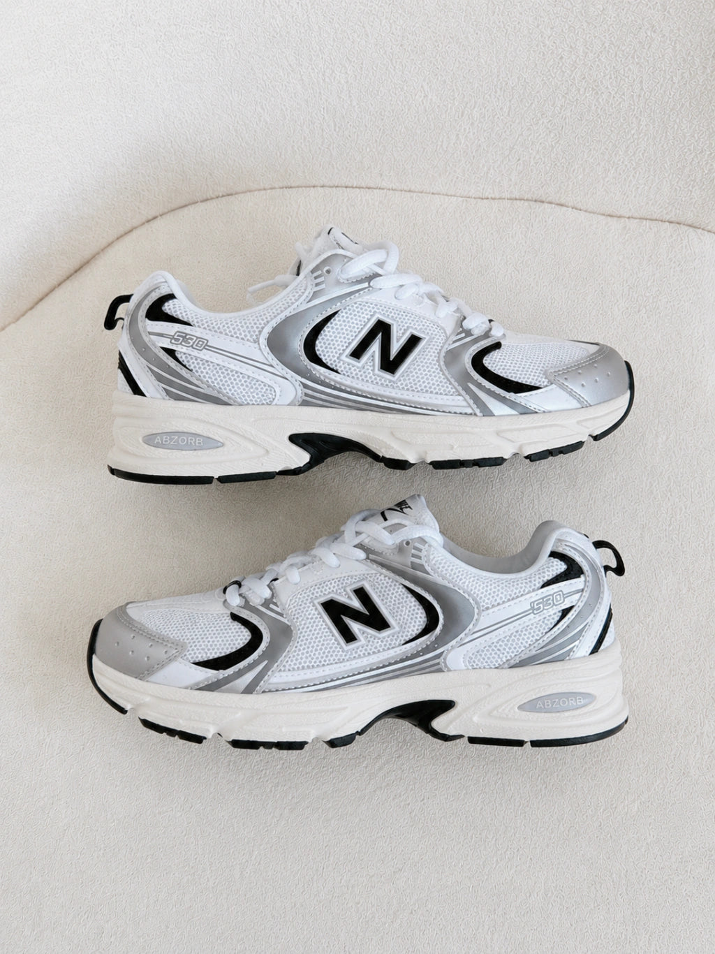 NB 530 -Branco preto prata