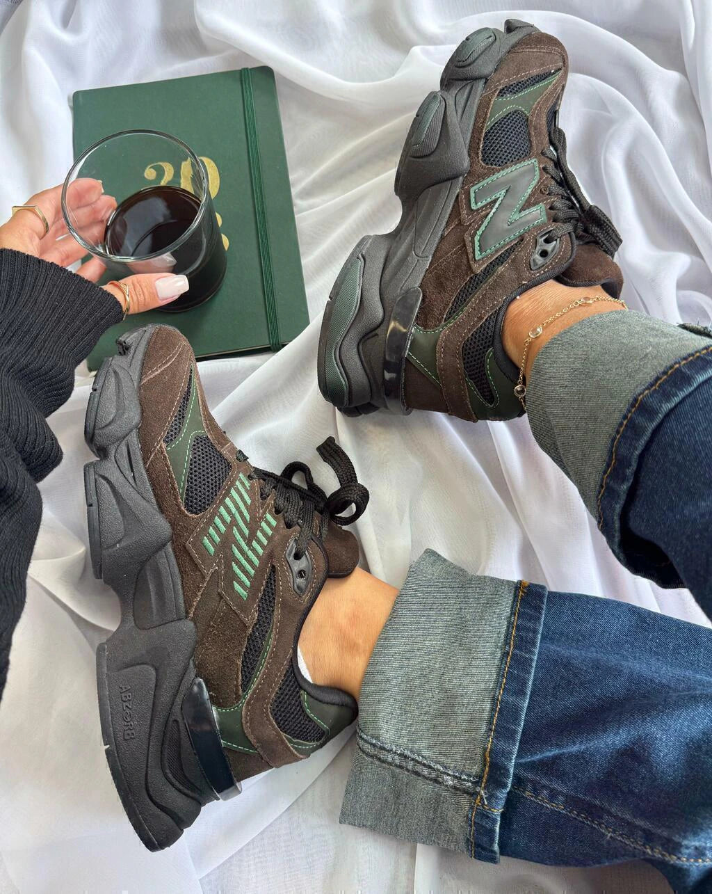 NEW BALANCE 9060 - MARROM/VERDE foto 5