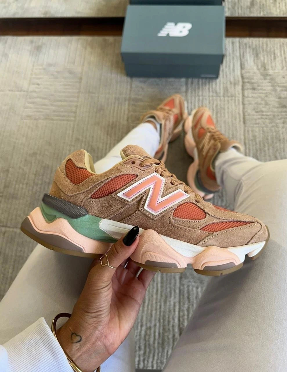 NEW BALANCE 9060- GOIABA