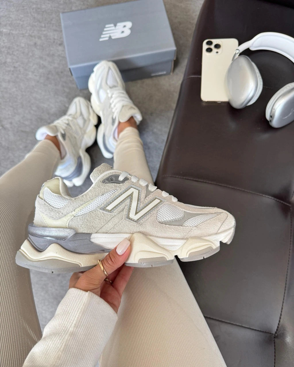 NEW BALANCE 9060 SEA SALT CLOUD GRAY COURO LEGÍTIMO