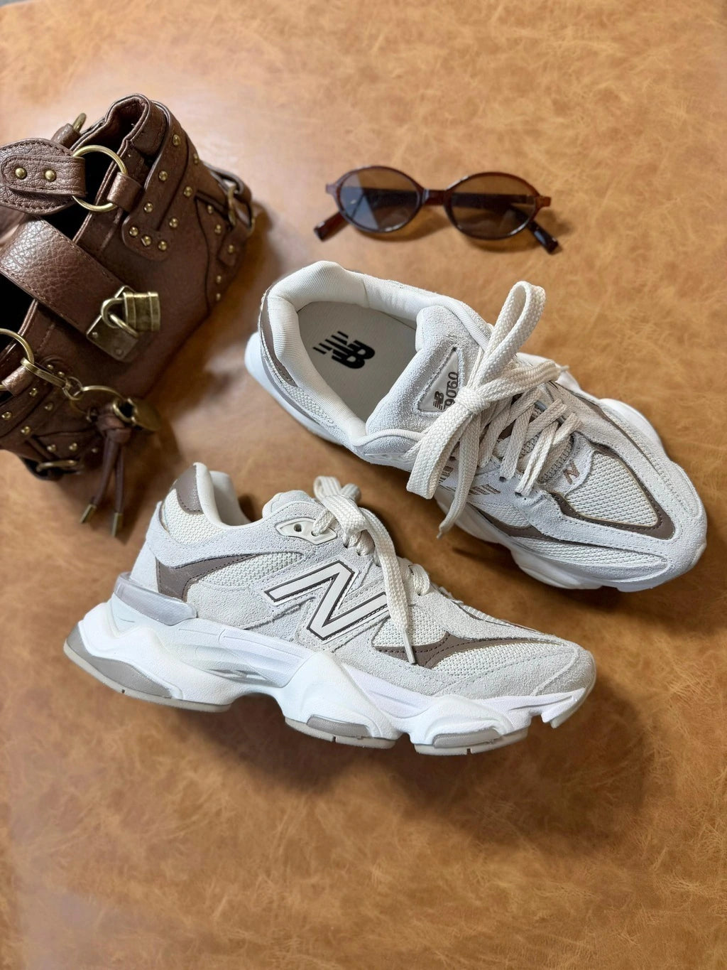 NEW BALANCE 9060 - MARROM/CAQUI