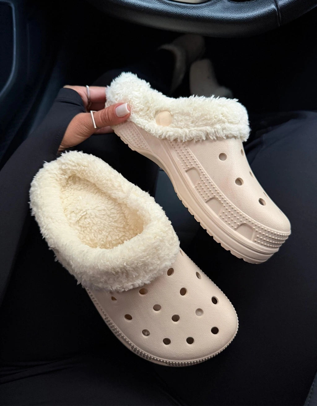 CROCS PELUCIA