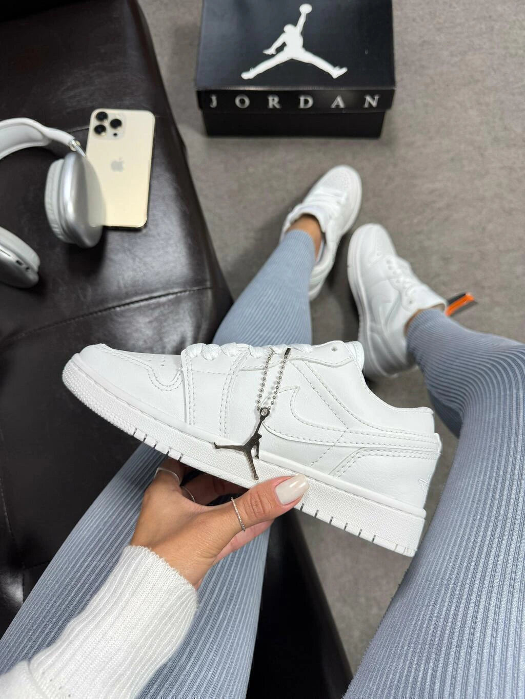 JORDAN LOW - TODO BRANCO