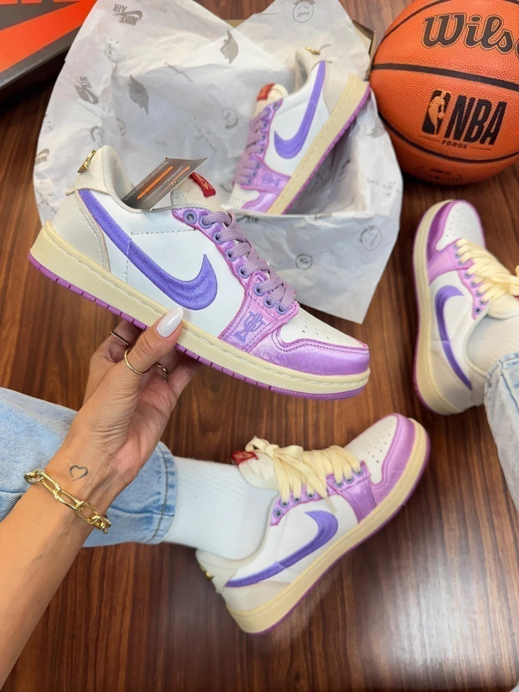 JORDAN LOW X TRAVIS