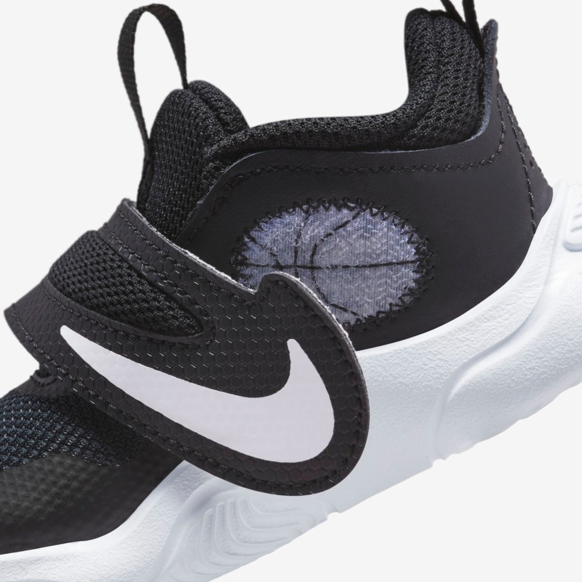 Tênis Nike Team Hustle D11 Infantil