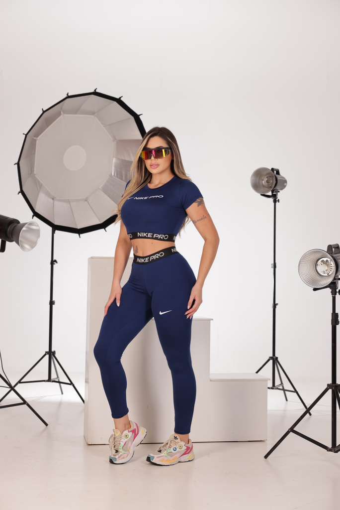 Conjunto Nike Pro - Legging e Top
