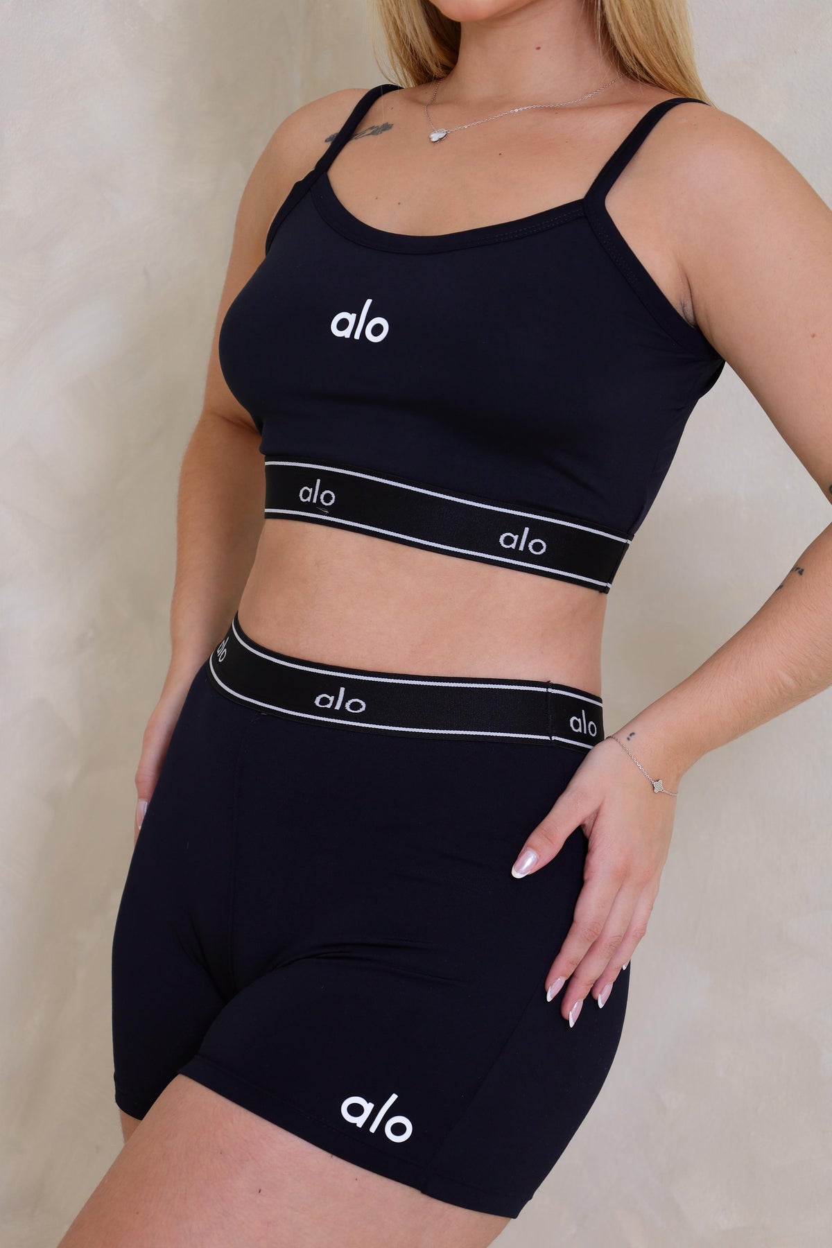Conjunto Alo - Shorts e Top