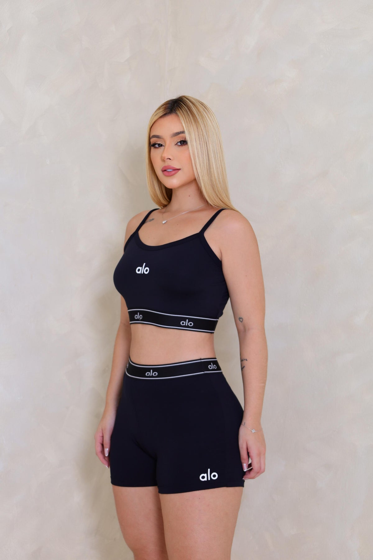 Conjunto Alo - Shorts e Top