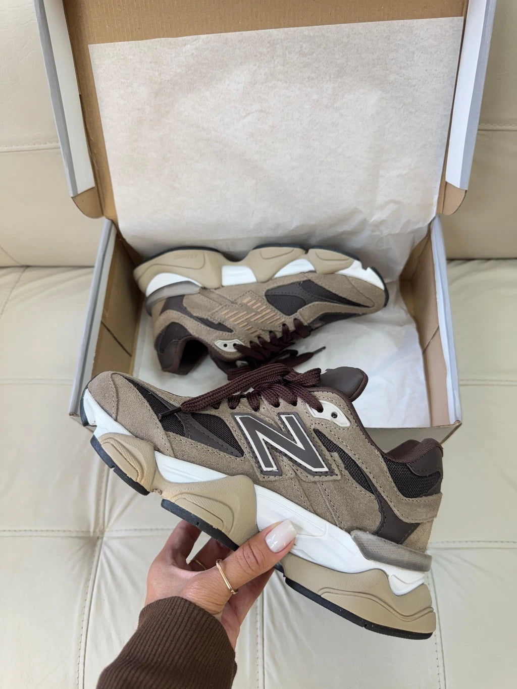 NEW BALANCE 9060 - CASTOR/CAFÉ