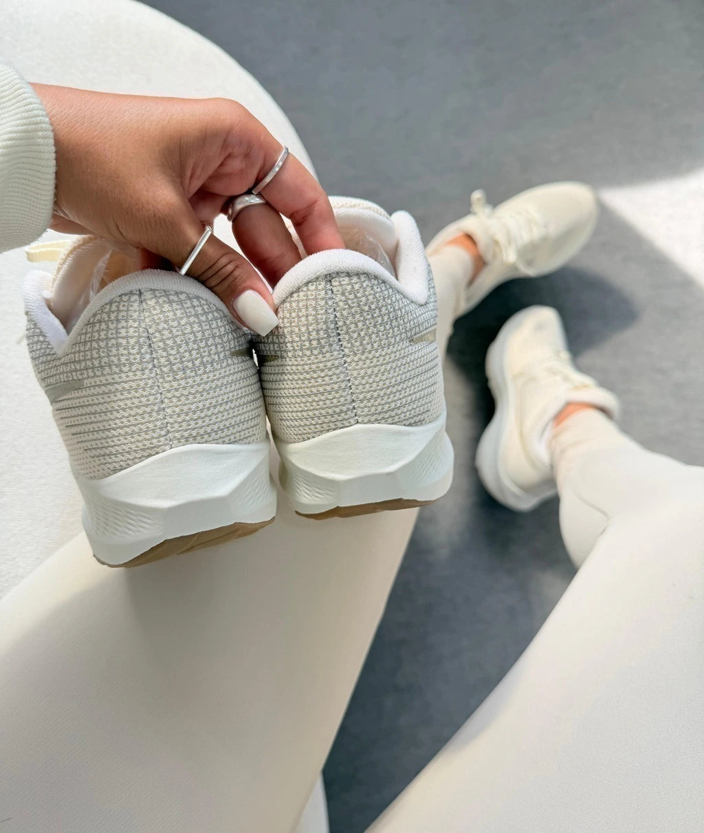 NIKE PEGASUS - OFF WHITE