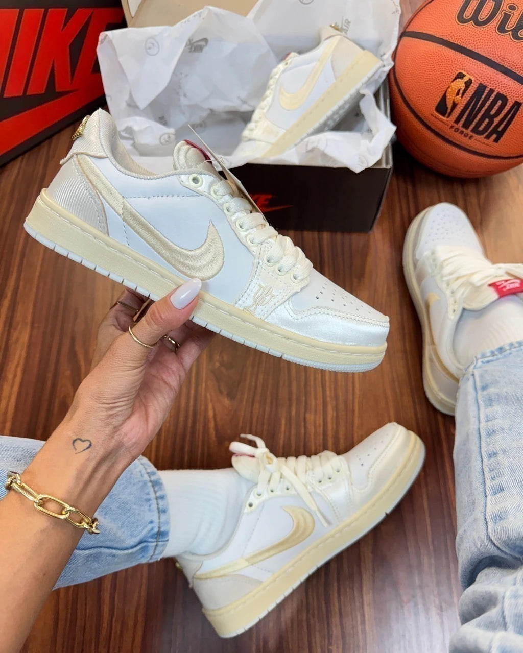 JORDAN LOW X TRAVIS foto 5