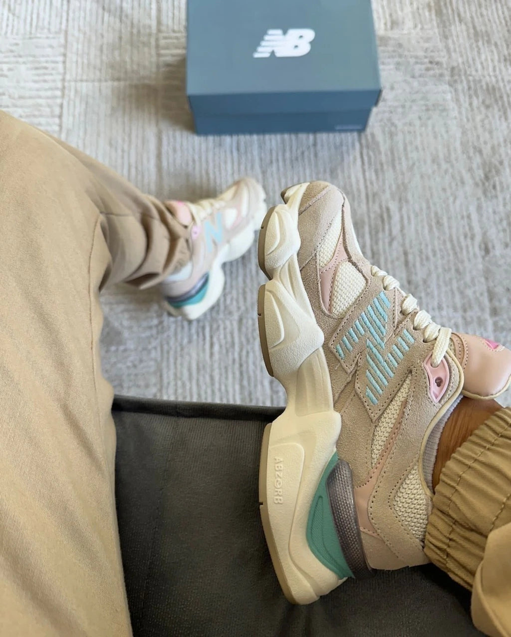 NEW BALANCE 9060 - NUDE foto 2