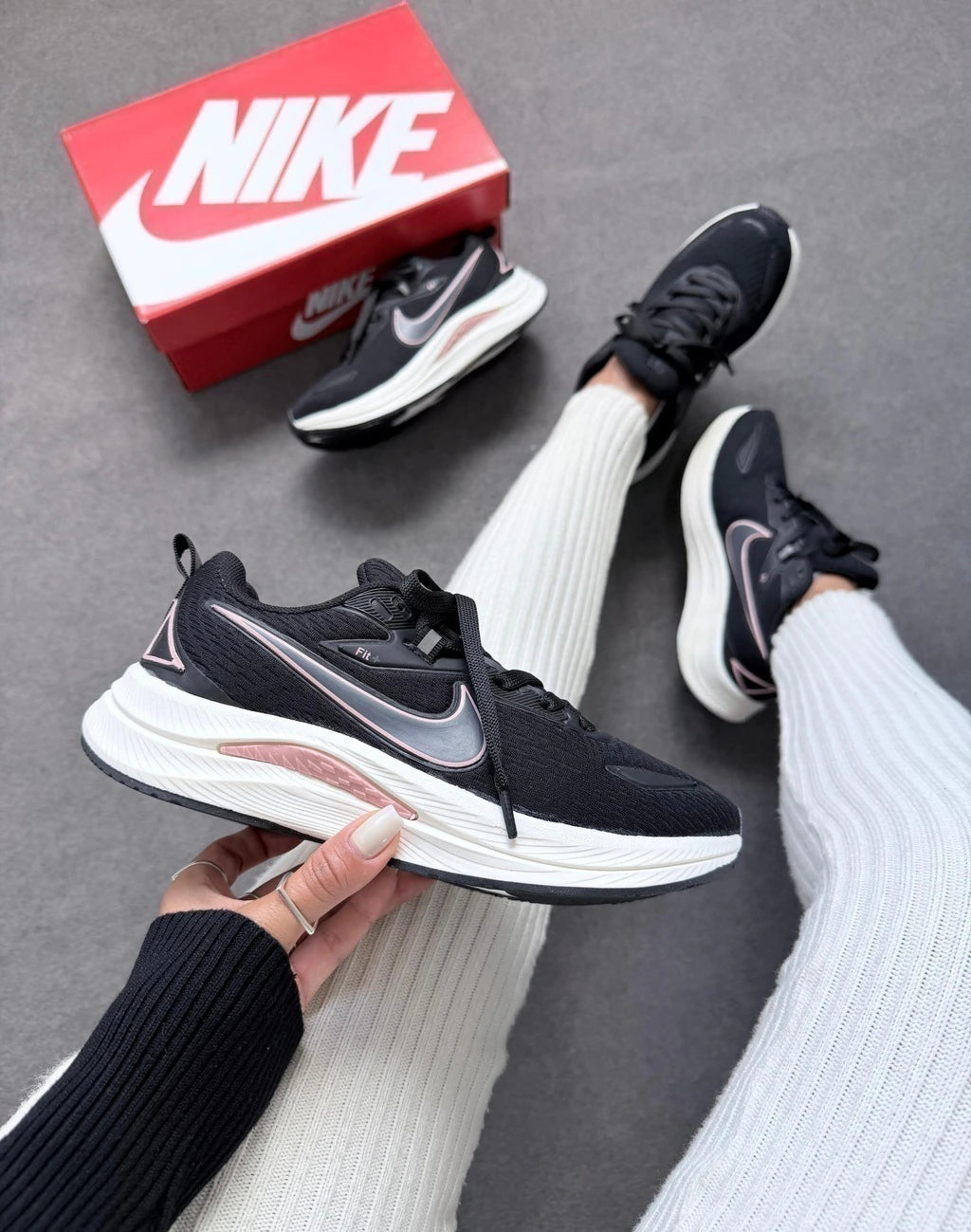 NIKE RUNNING EST 1972 - PRETO