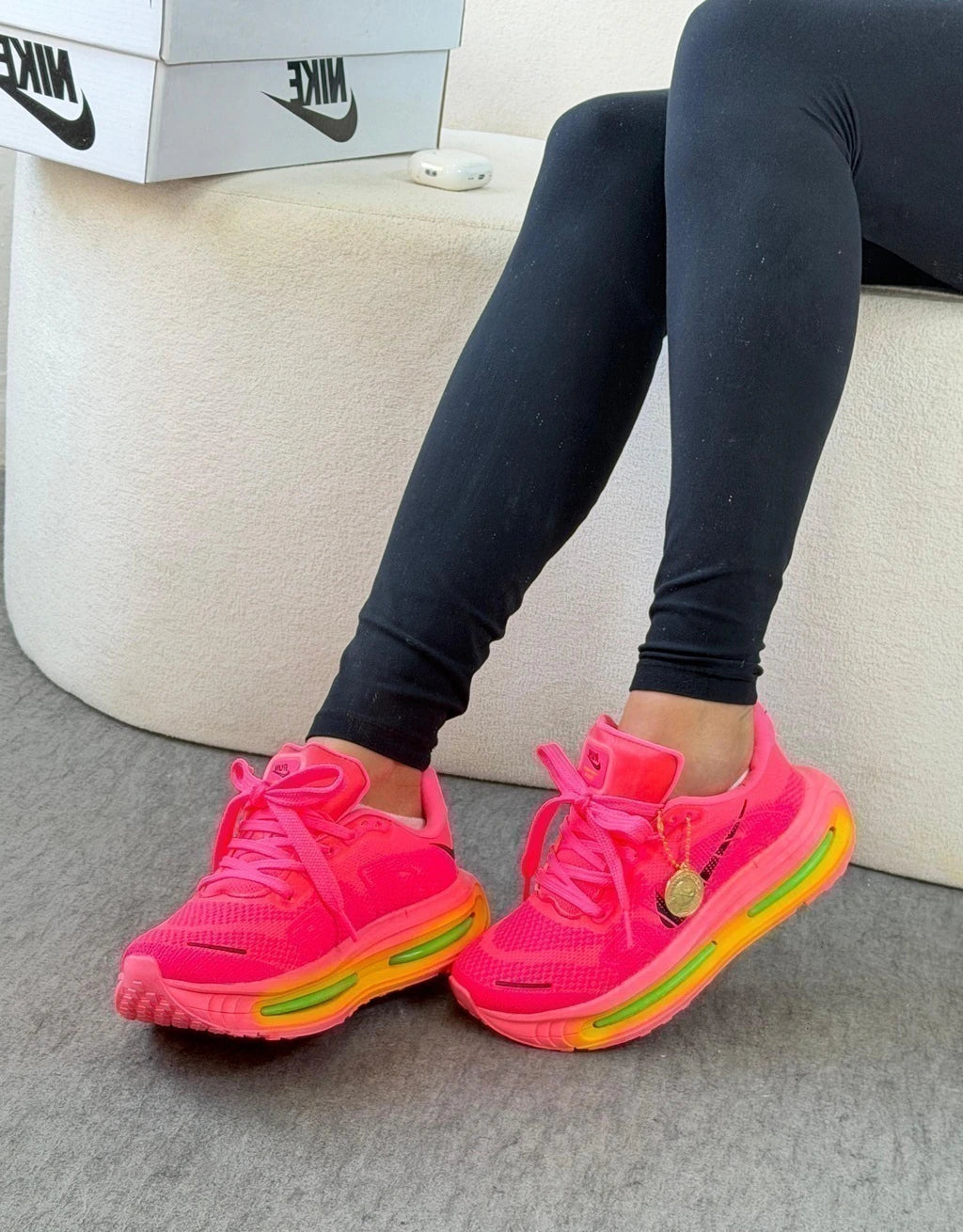 NIKE RUN VOMERO - PINK foto 2