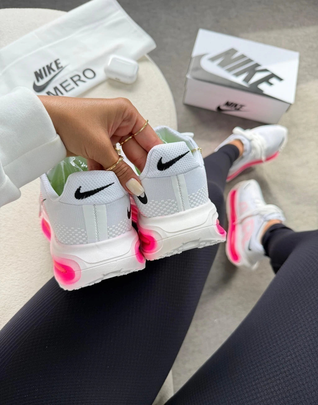 NIKE RUN VOMERO - BRANCO/ROSA foto 7