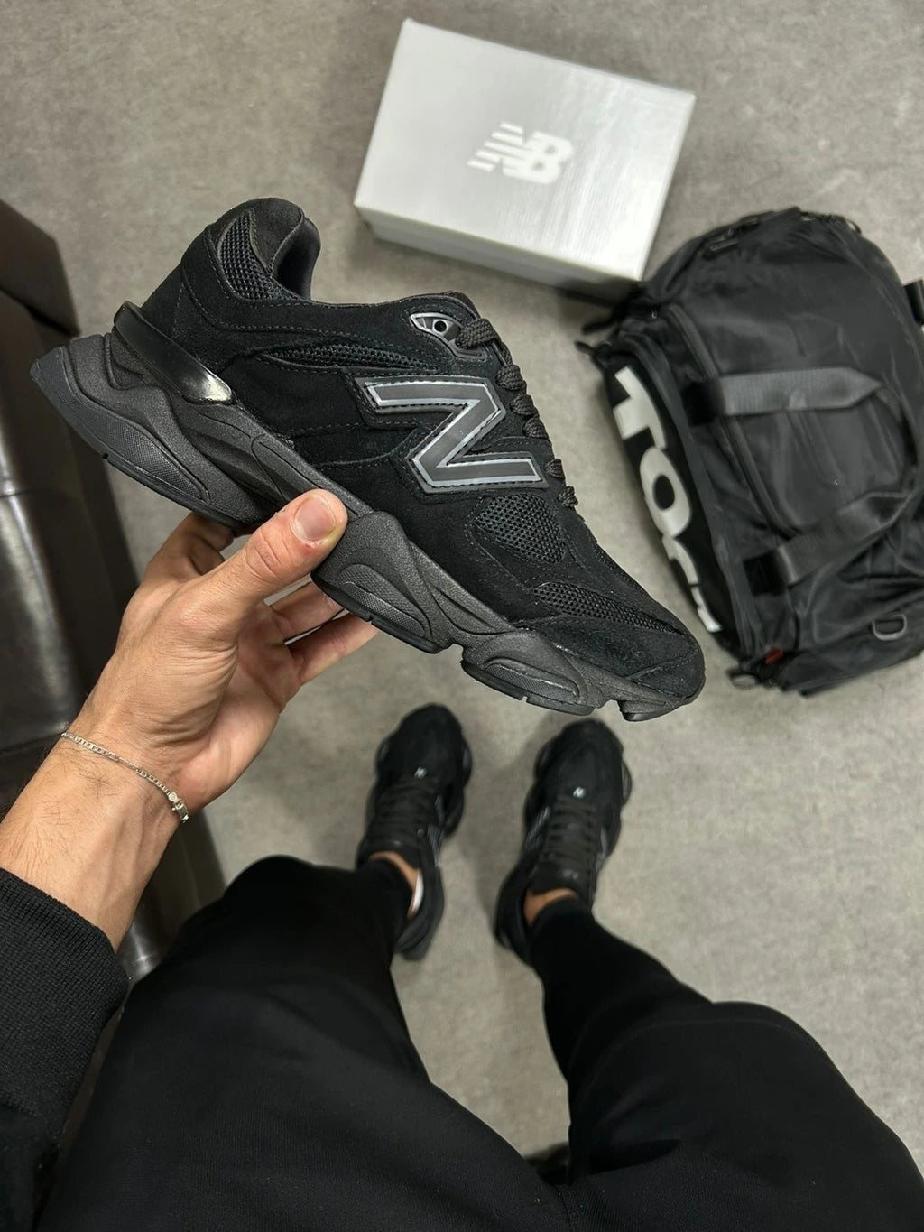 NEW BALANCE 9060 - BLACKOUT