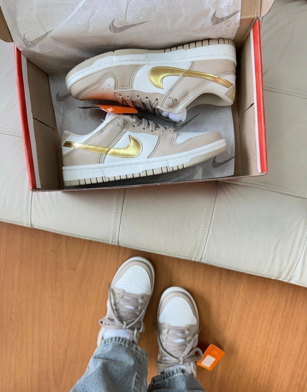DUNK LOW BEGE/OURO foto 6