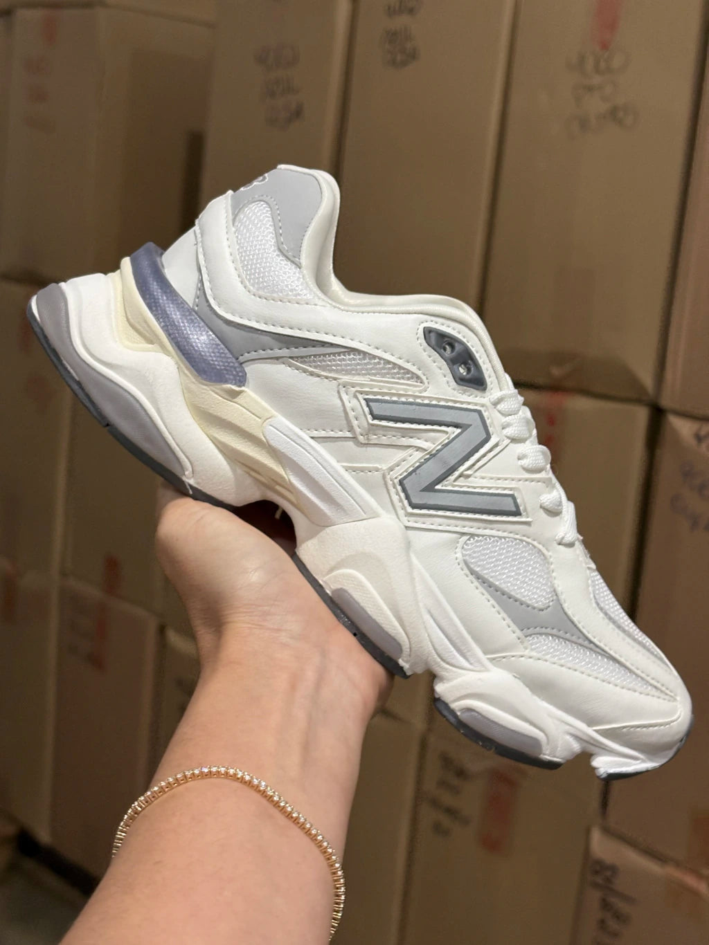 NB 9060 Branco e Cinza