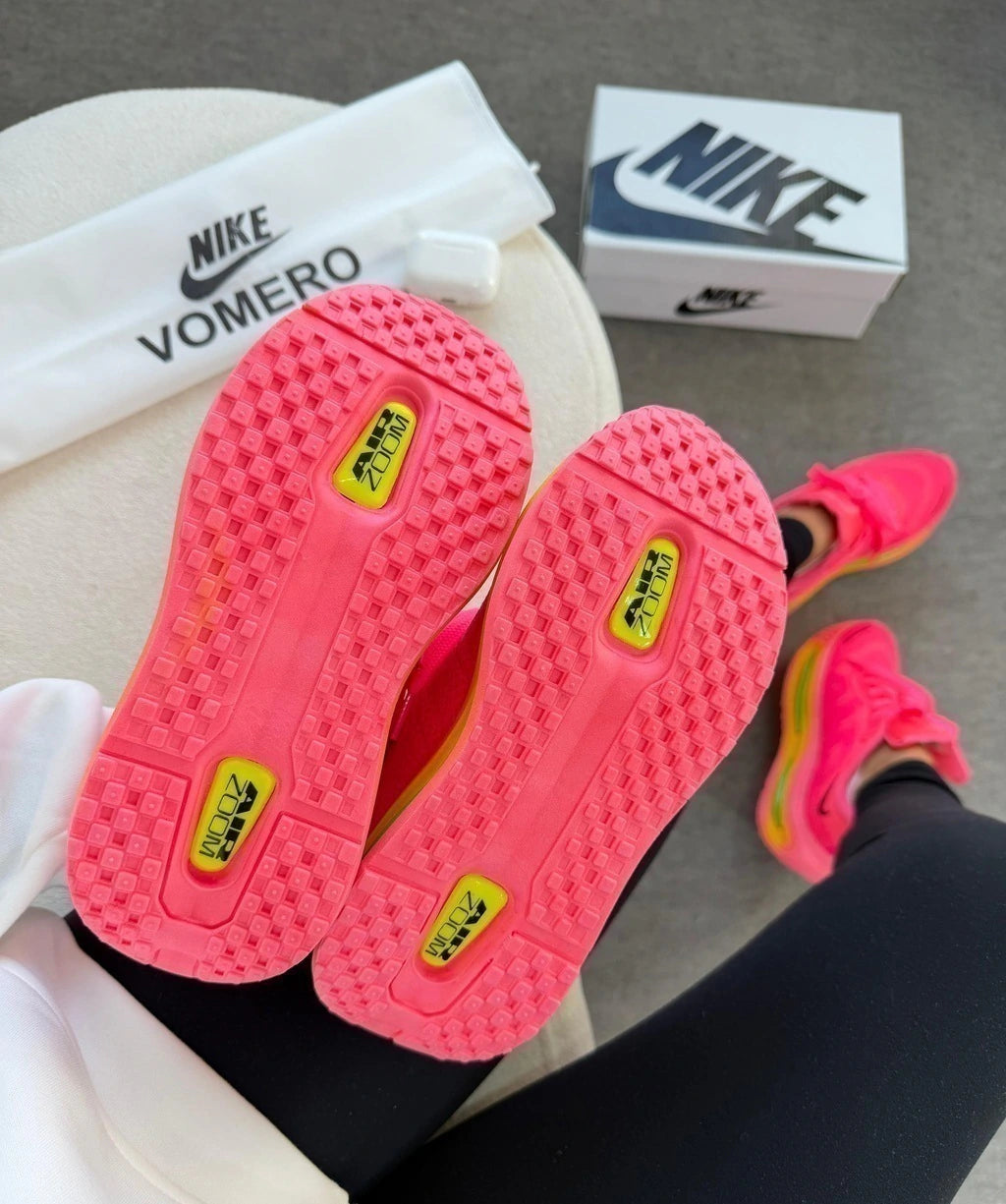 NIKE RUN VOMERO - PINK foto 8