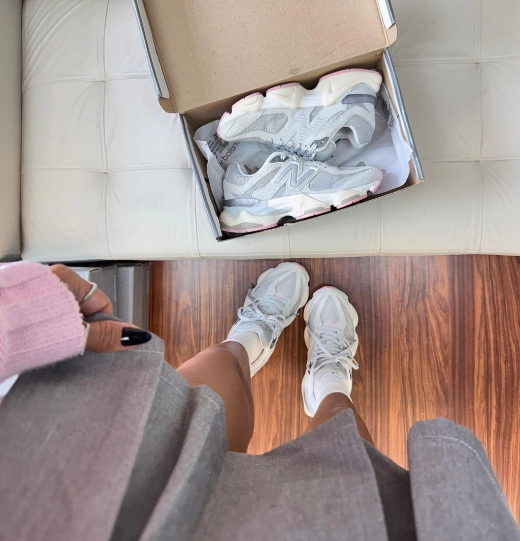 NEW BALANCE 9060 - CINZA/ROSA foto 6