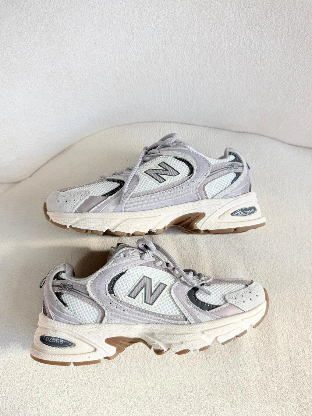 NEW BALANCE 530 - OFF LILÁS foto 4