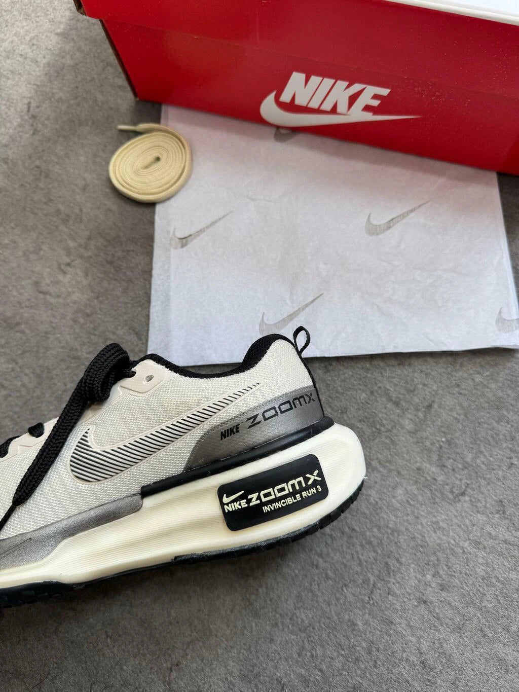 NIKE ZOOM X - CINZA/PRETO foto 8