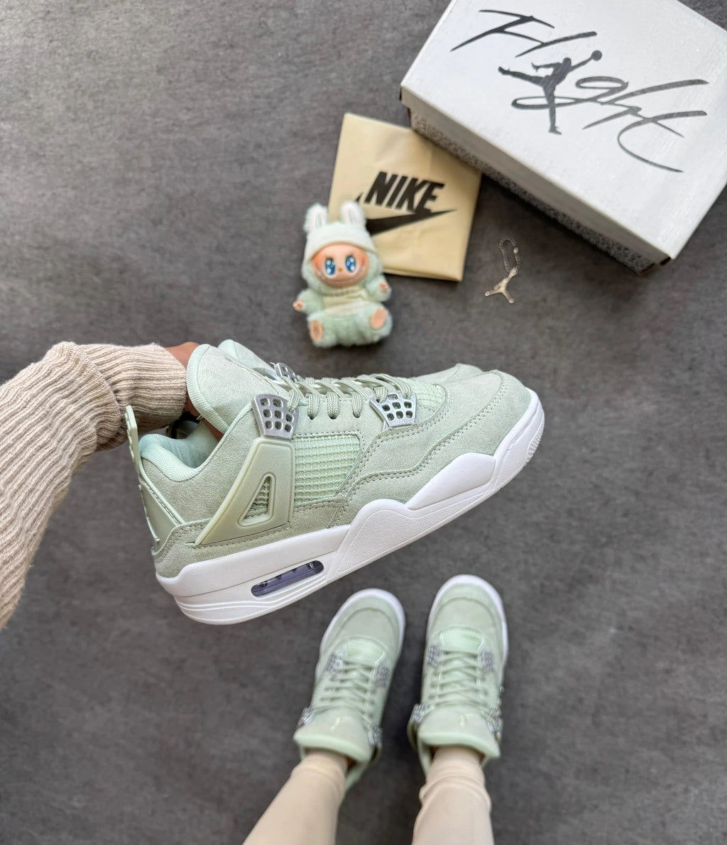 AIR JORDAN 4