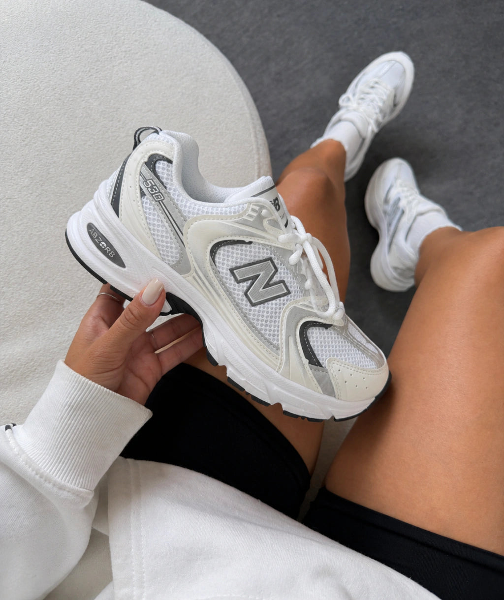 NB 530 - Branco e Cinza