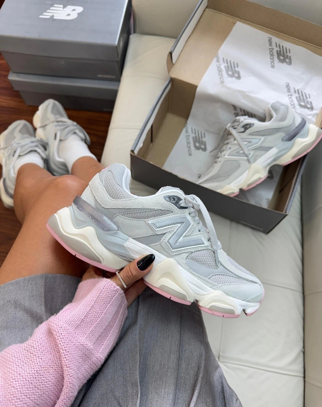 NEW BALANCE 9060 - CINZA/ROSA