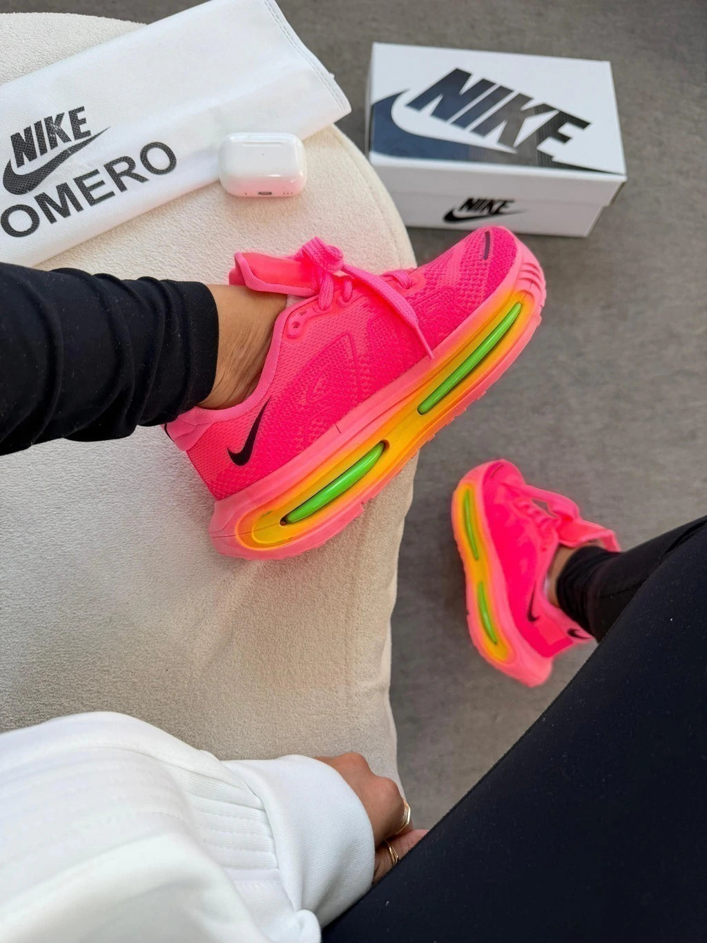 NIKE RUN VOMERO - PINK foto 5