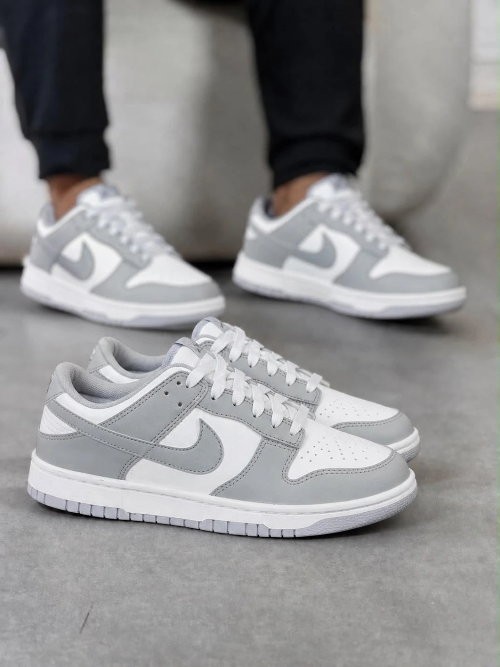 Nike Dunk cinza com branco