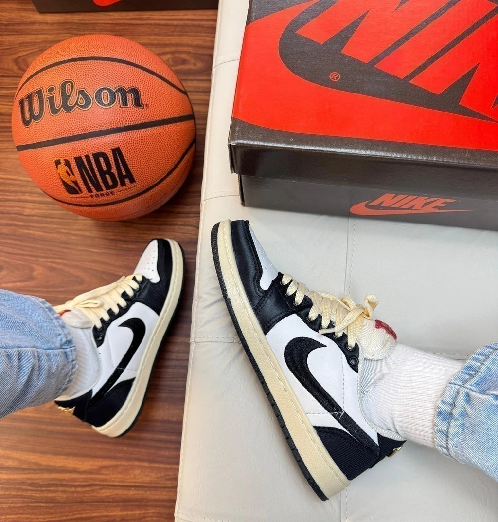 JORDAN LOW X TRAVIS foto 13