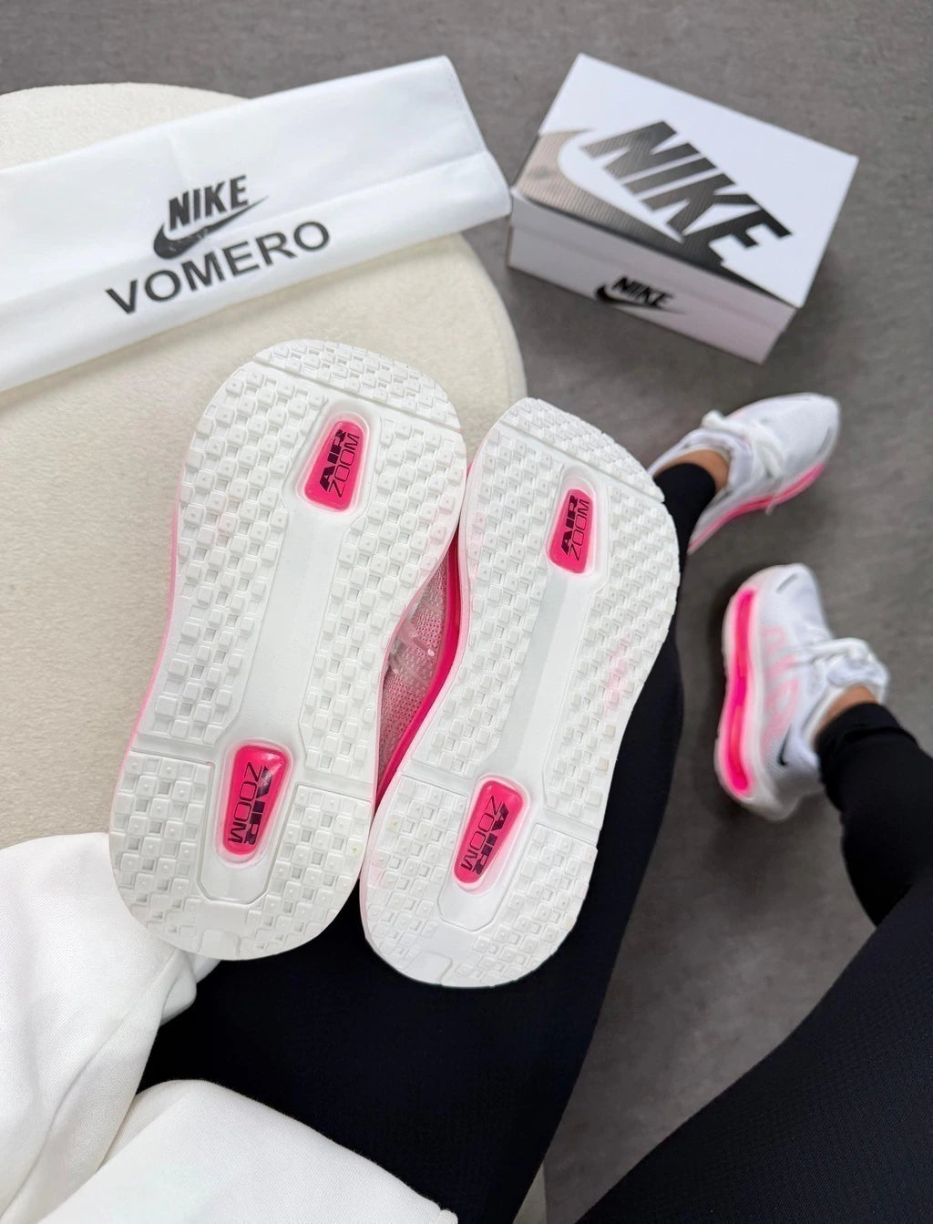 NIKE RUN VOMERO - BRANCO/ROSA foto 8
