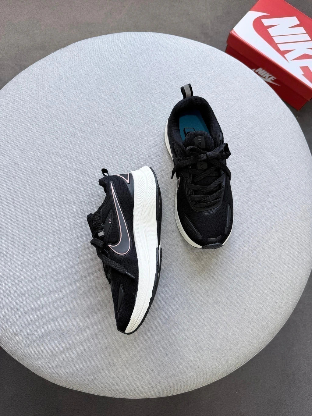 NIKE RUNNING EST 1972 - PRETO