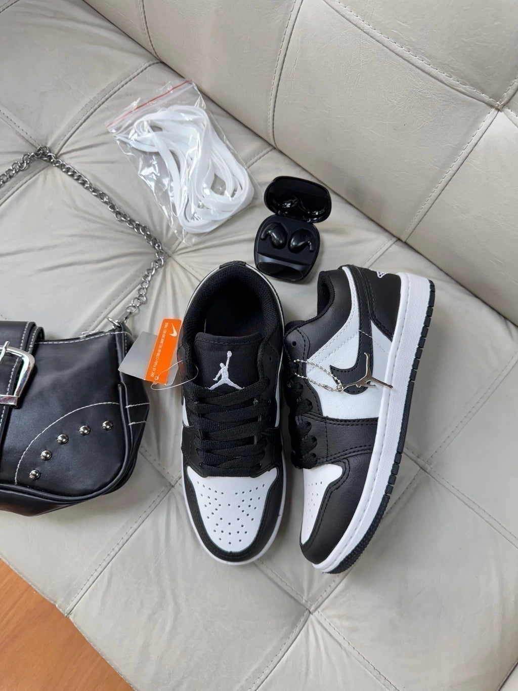 JORDAN LOW - PANDA foto 4