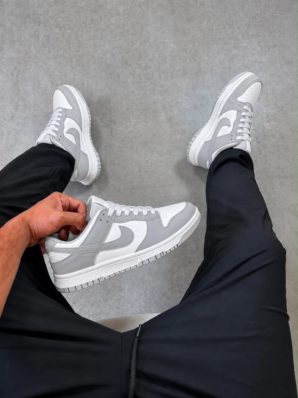 Nike Dunk cinza com branco