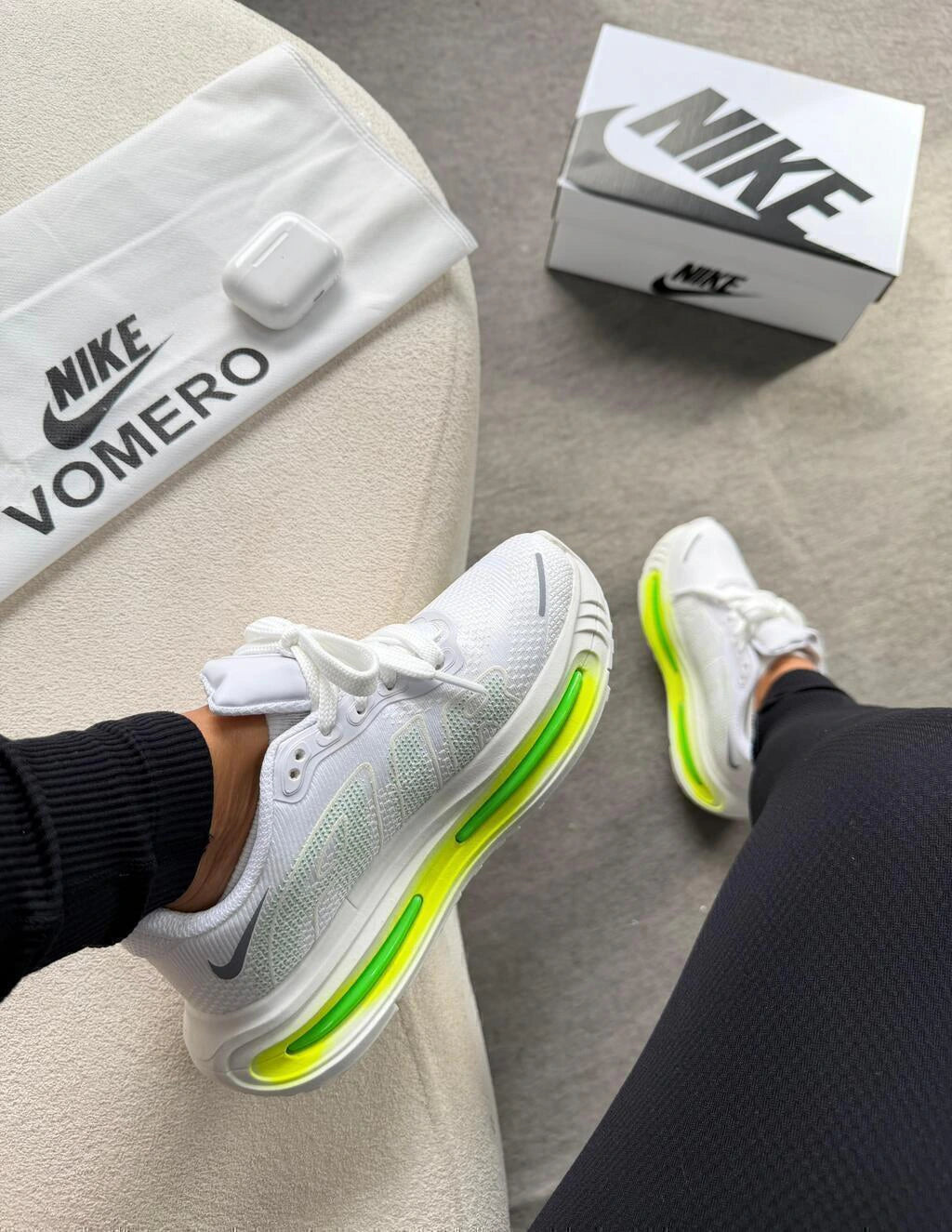 NIKE RUN VOMERO - BRANCO/VERDE foto 6