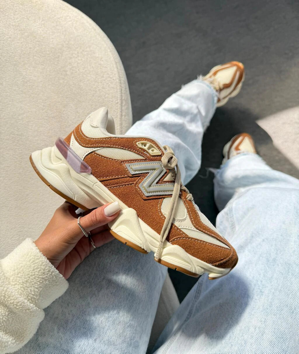 NEW BALANCE 9060 - CARAMELO foto 6