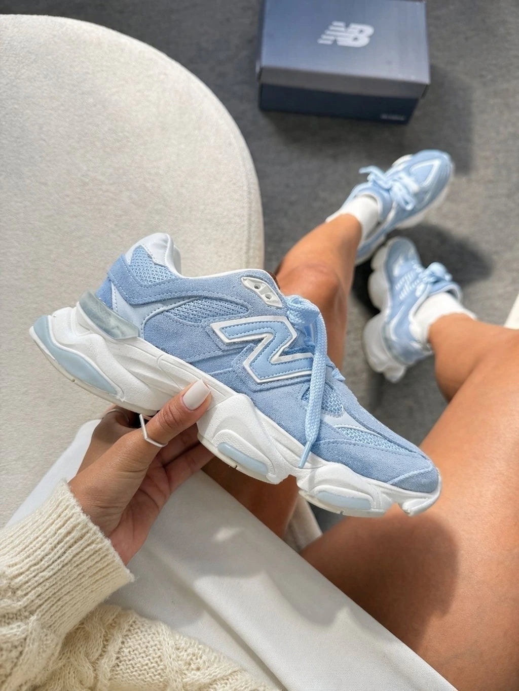 NEW BALANCE 9060 - AZUL BEBÊ foto 3