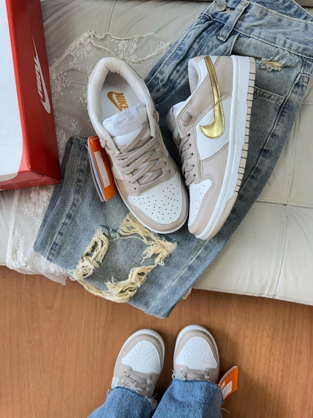 DUNK LOW BEGE/OURO foto 4