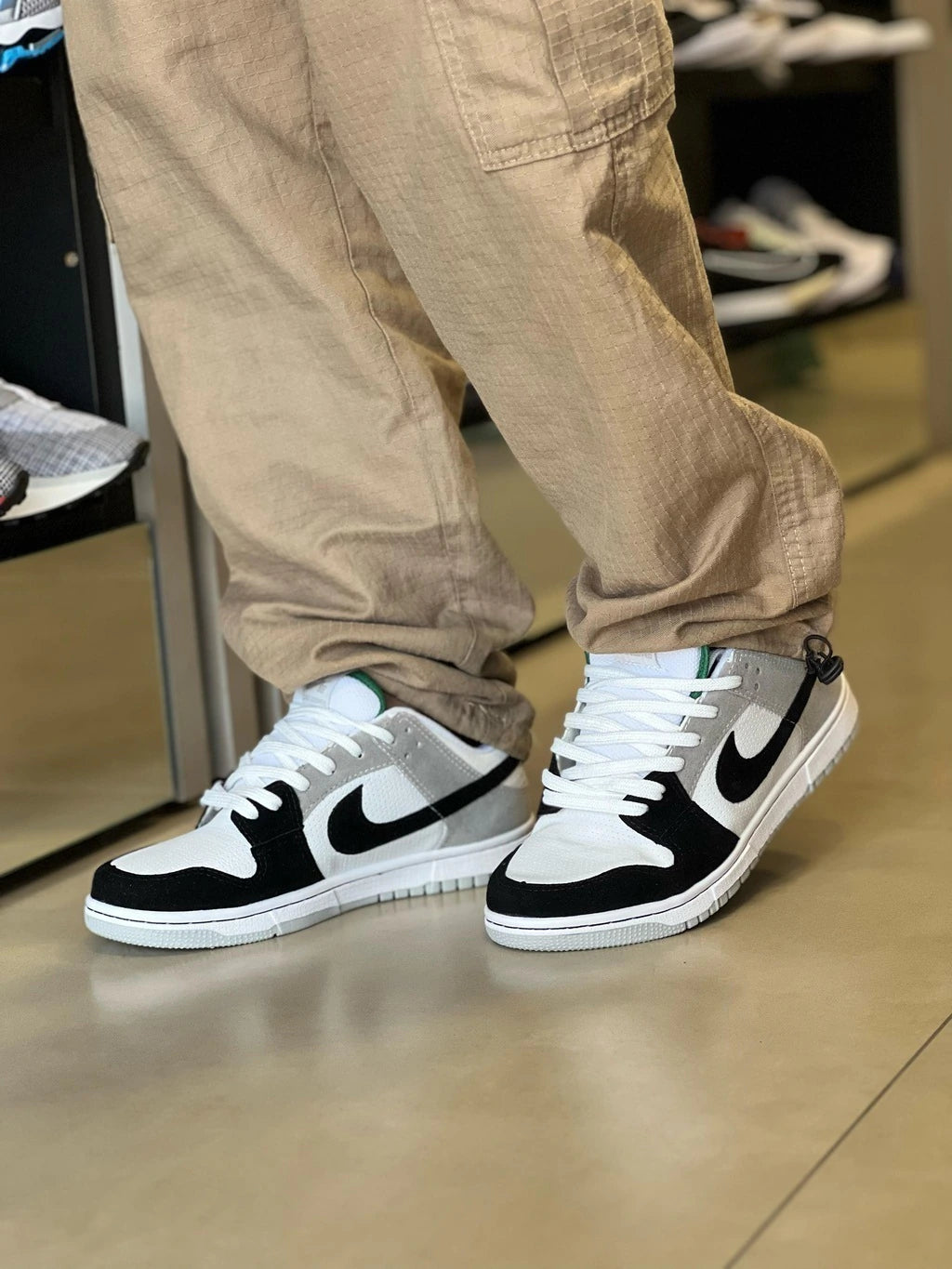 DUNK LOW CAMURÇA - CINZA/PRETO foto 5