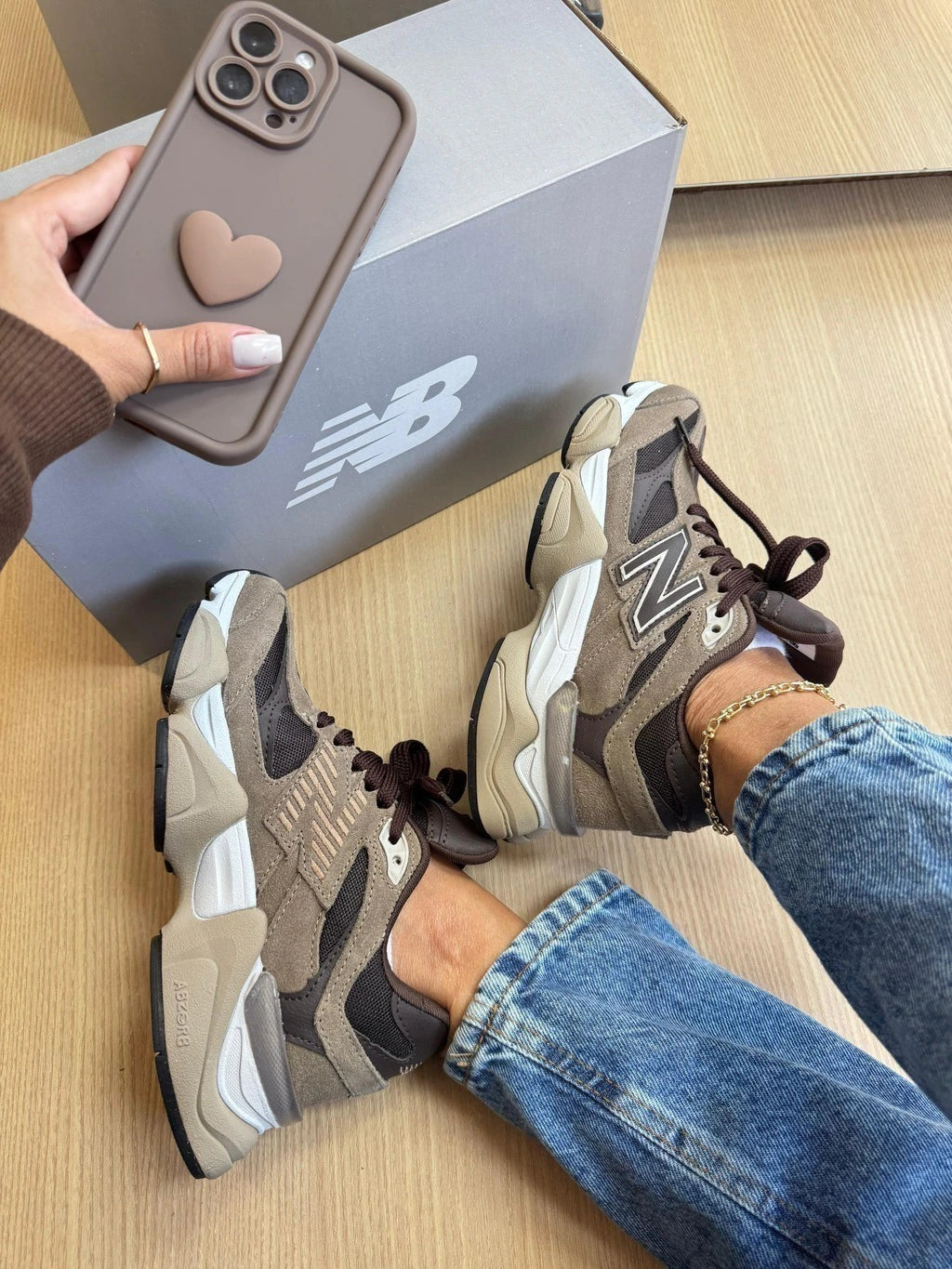 NEW BALANCE 9060 - CASTOR/CAFÉ foto 7