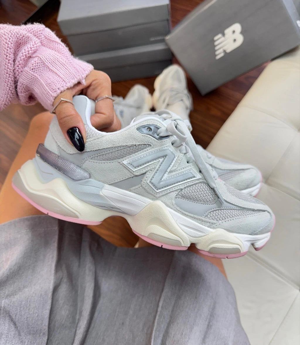 NEW BALANCE 9060 - CINZA/ROSA foto 4