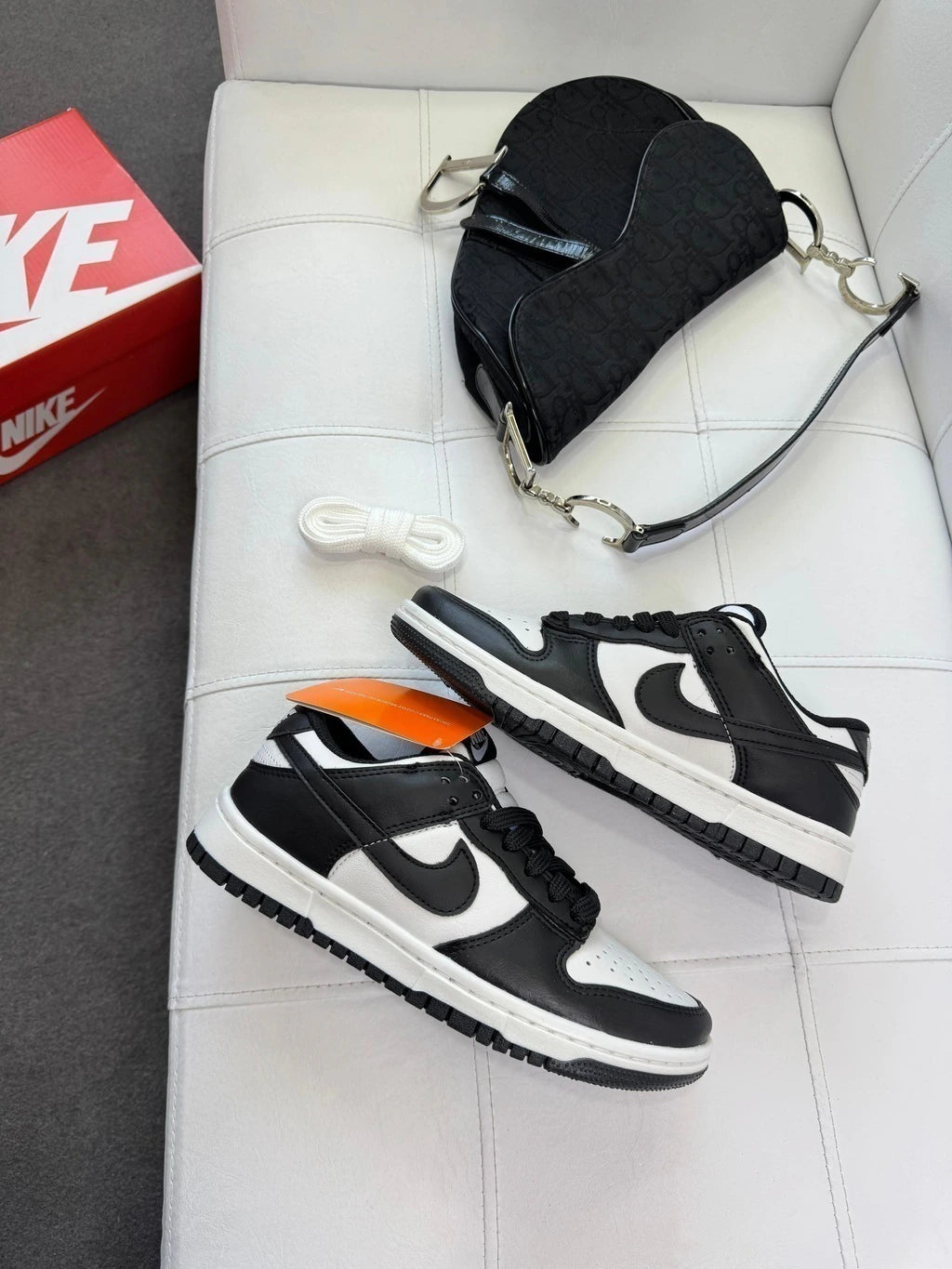 DUNK LOW PANDA - COURO foto 3