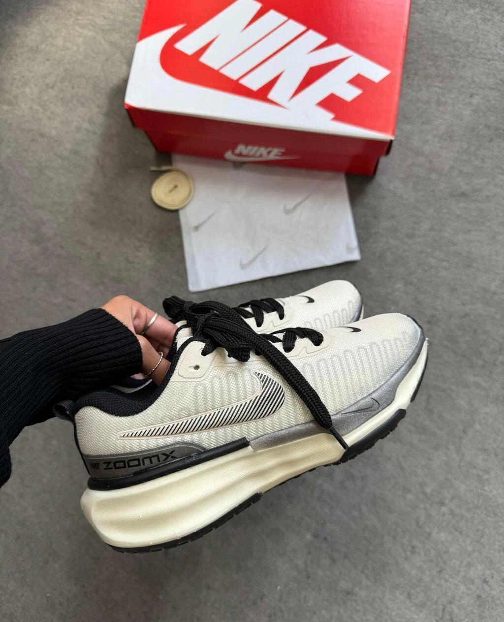 NIKE ZOOM X - CINZA/PRETO foto 2