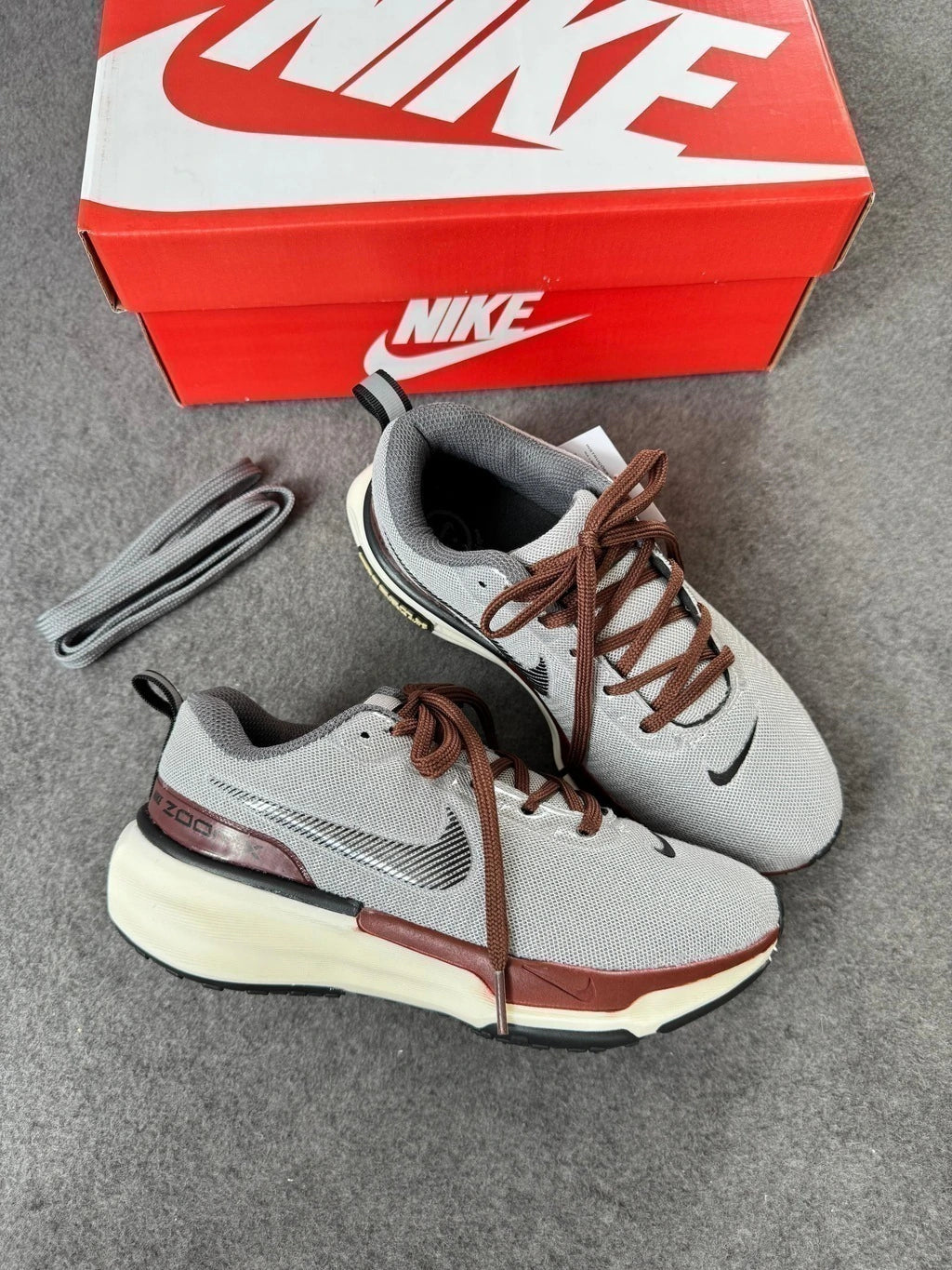 NIKE ZOOM X - CINZA/MARROM foto 3